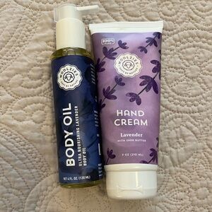 NEW~Woolzies~Lavender Hand Cream and Body Oil Set.